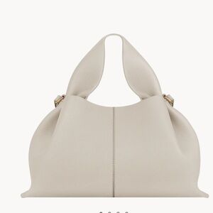 POLENE Numéro Neuf
EDITION TEXTURED CHALK 20x32x16 cm full grain calf leather